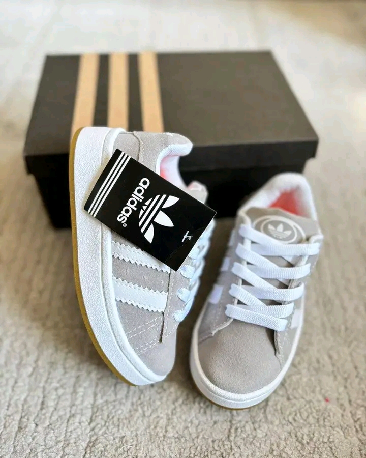 Disponible des baskets adidas - Miniature 5
