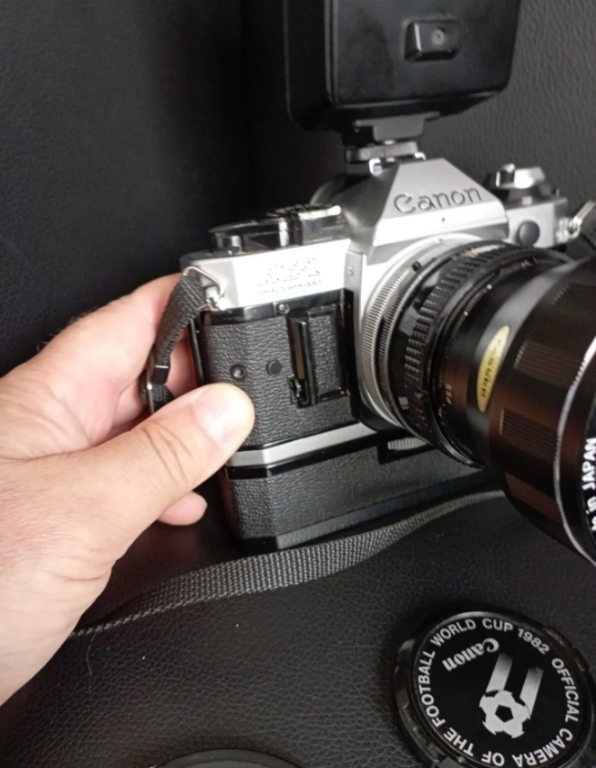 Canon ae-1 program + canon 2:1 .8 fd sc + flash 188a+ power winder A + semi fisheye