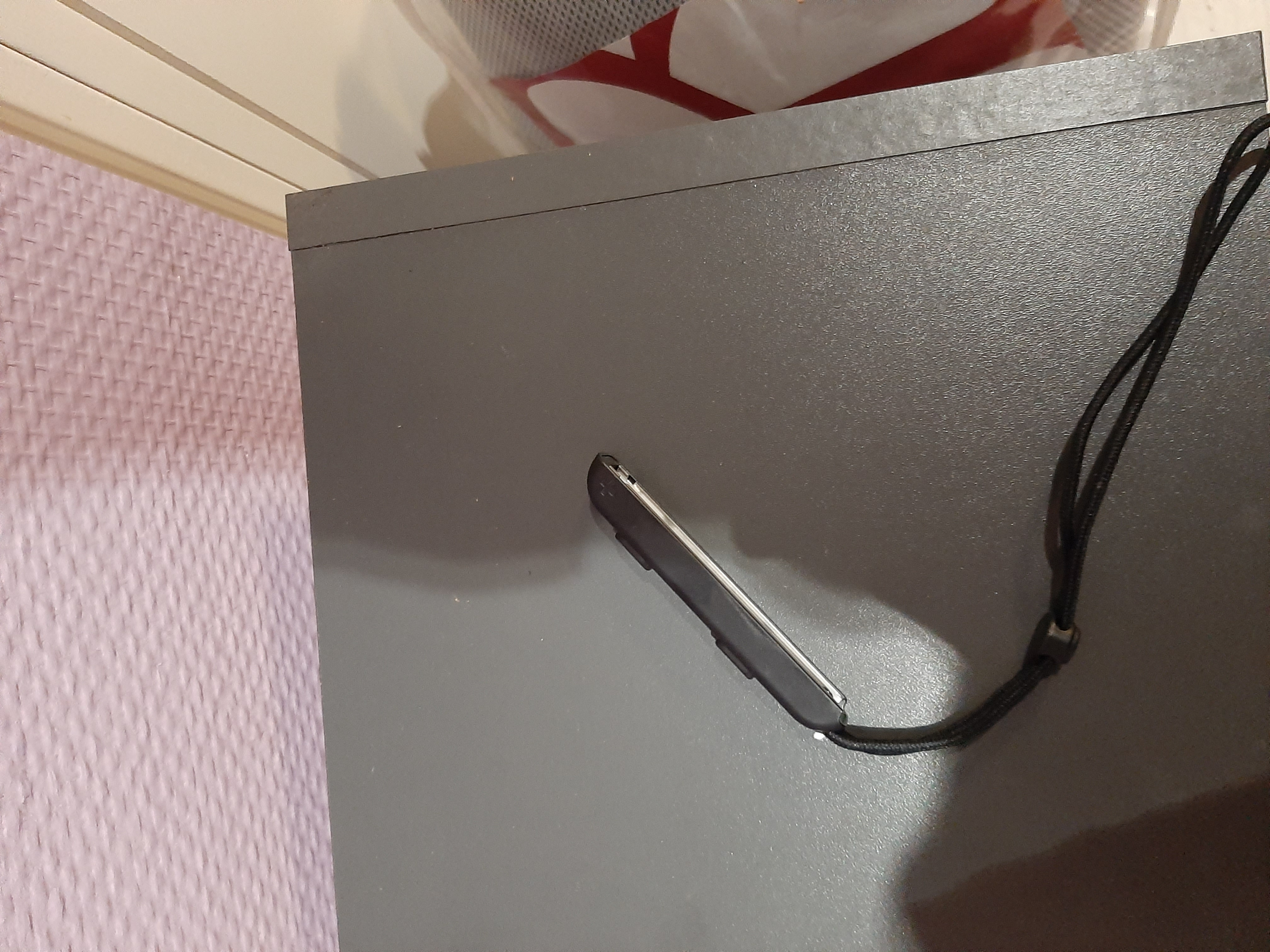 attaché pour la manette pour cosole switch pour la main gauche comme
neuf