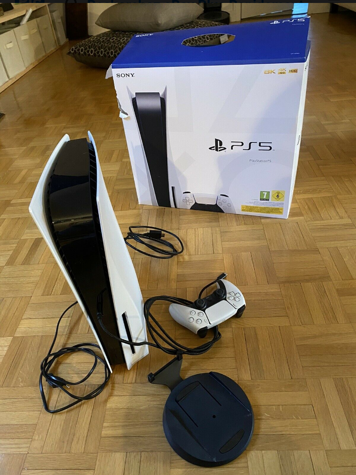 PlayStation 5 - Photo 1