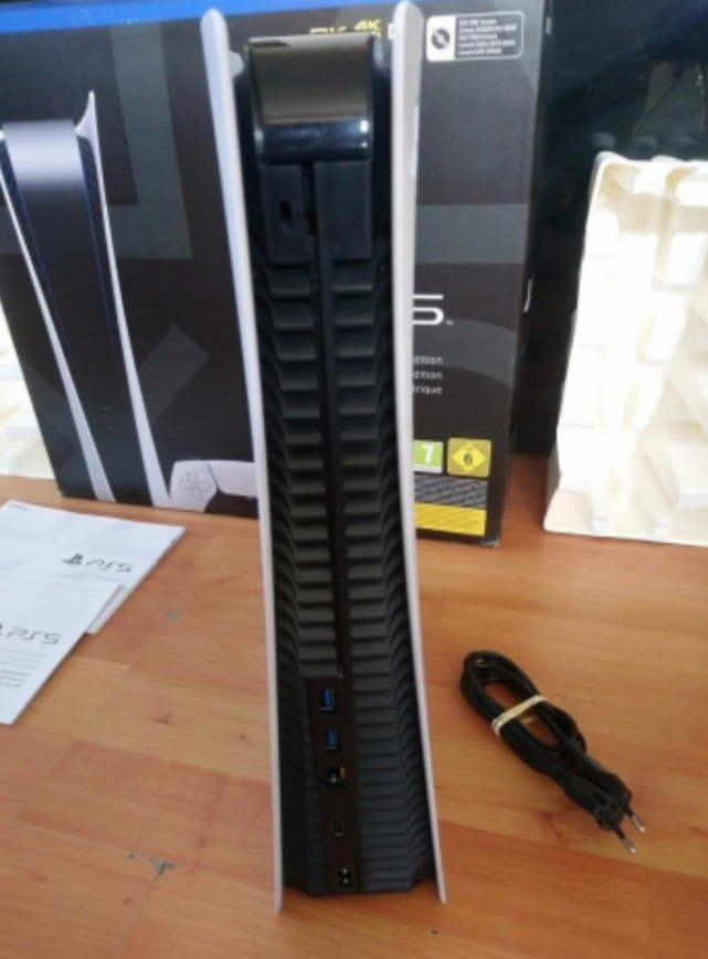 PlayStation PS5 état tout neuf