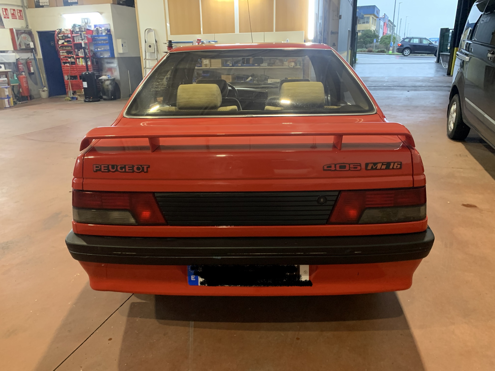Peugeot 405 MI16  entièrement restauré