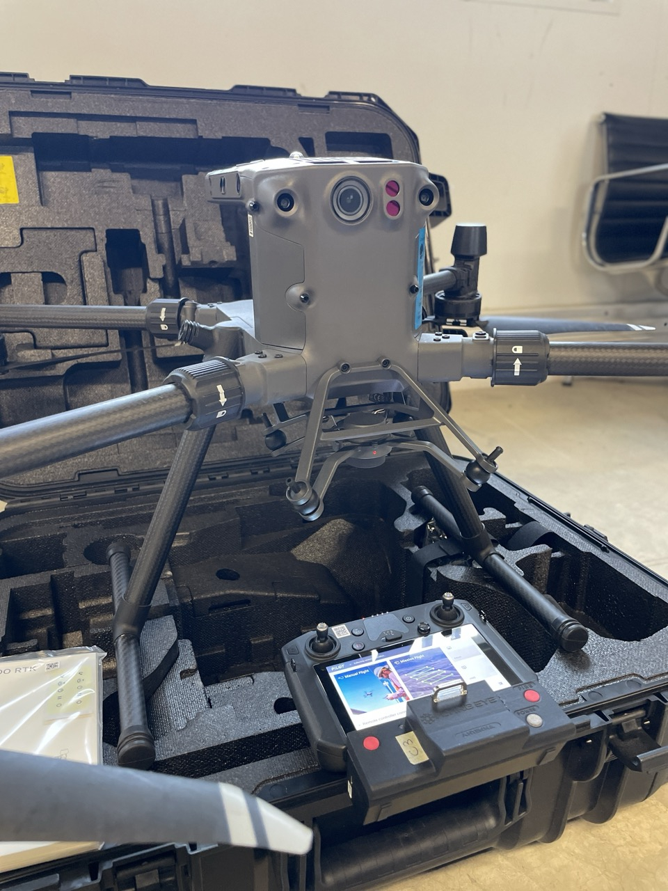 DJI Matrice 300 RTK + Système de parachute homologué