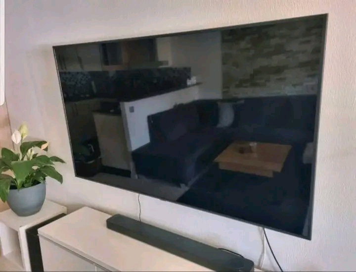 Télévision écran plat