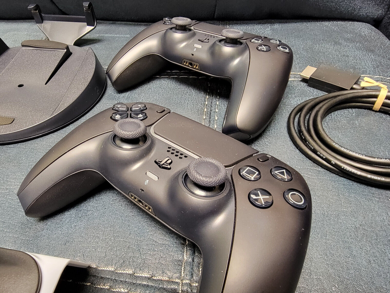 Console Sony Playstation 5 Disc Version bundle-noir côtés
